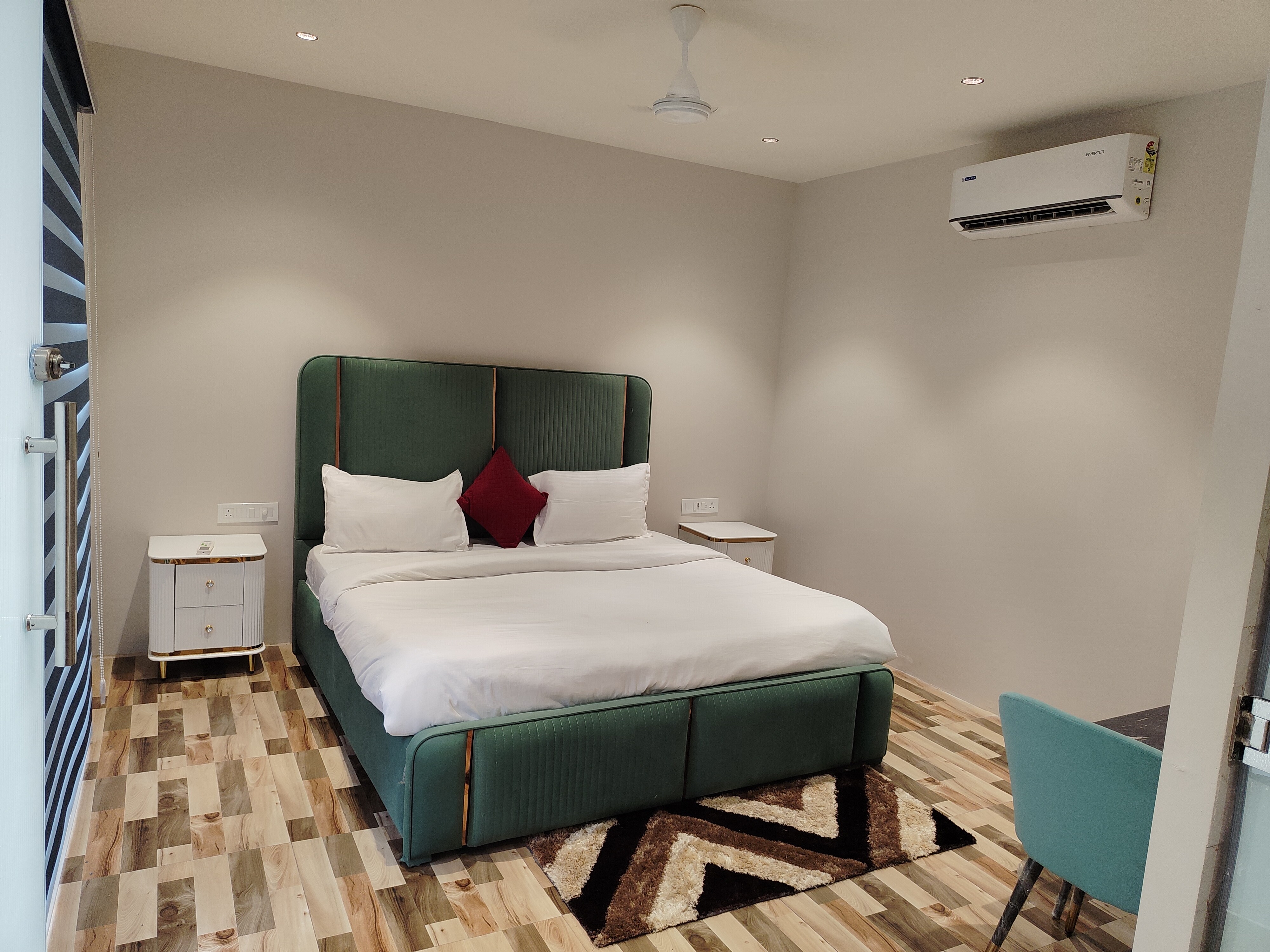 Rivaz Hotel and Restaurant