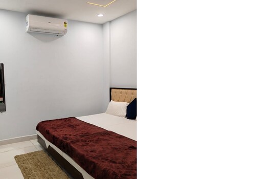Hotel Ruma Palace