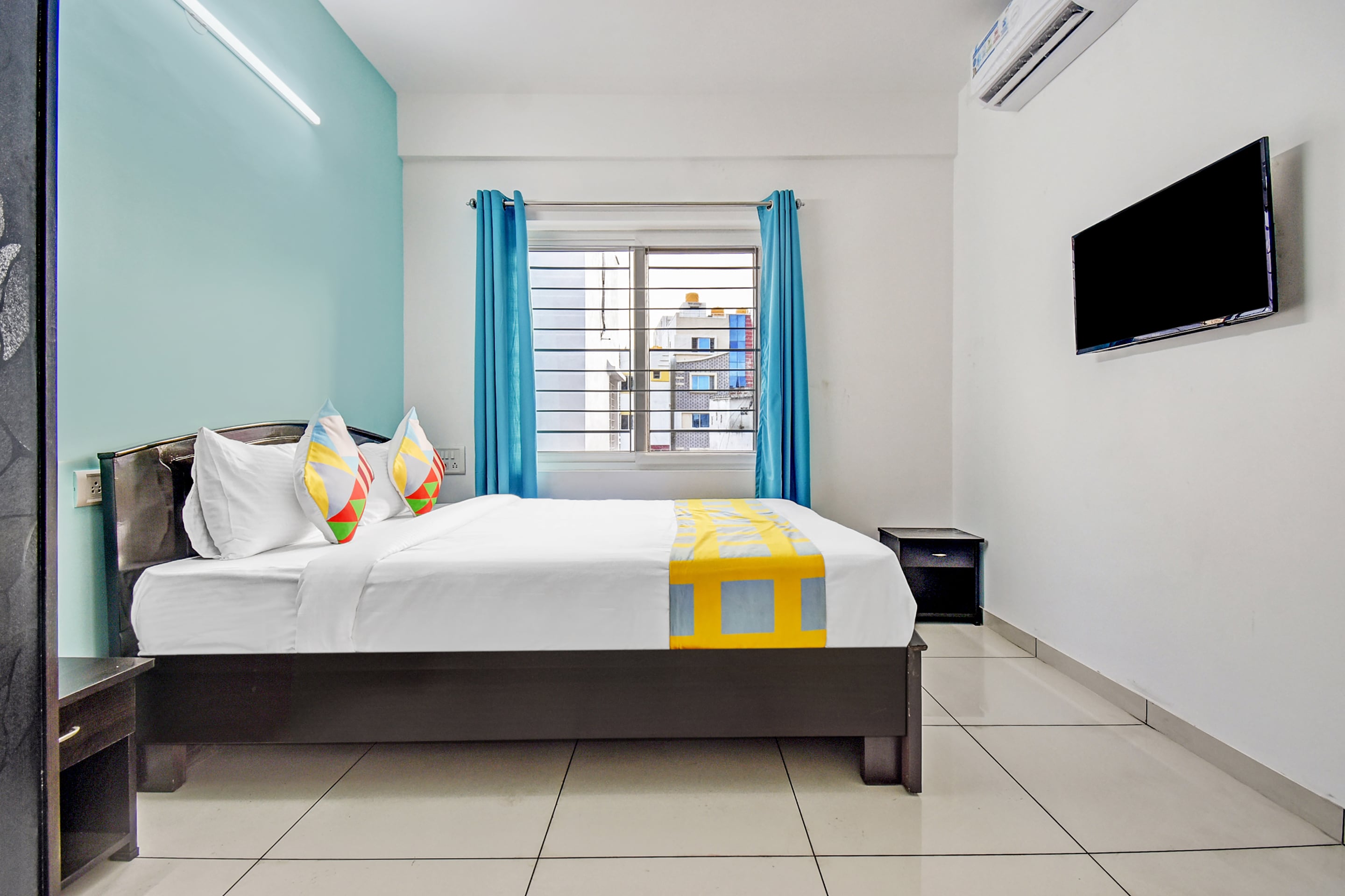 Hotel O Crystal Inn
