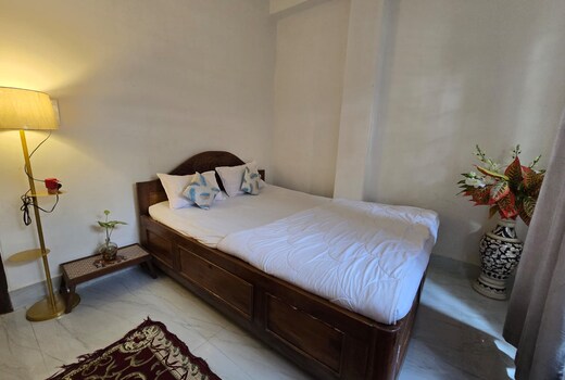 SS Hostel