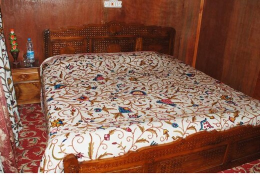 Aamir Houseboat