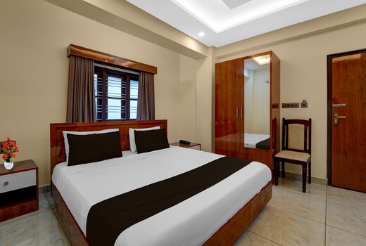 Townhouse Adoor Bus Terminal Pathanamthitta Formerly Apsara Tourist Homes
