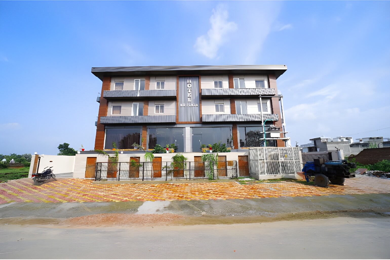 Hotel MR Plaza
