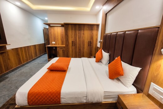 OnlyStay Luxe House Agra