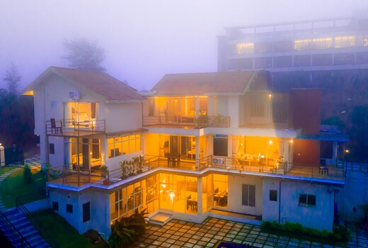 Irish County Vagamon by Voye Homes
