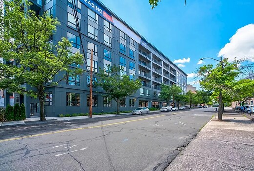Lux 2BR Apt Downtown at Yale