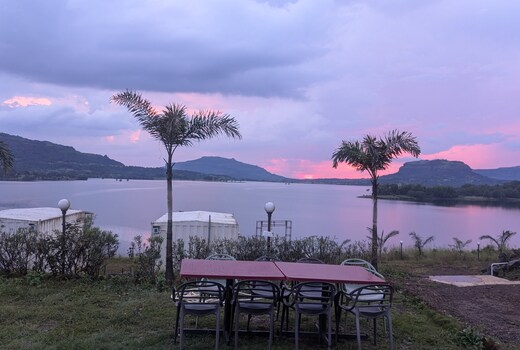 Hotel NIVANTA Lakeview Retreat
