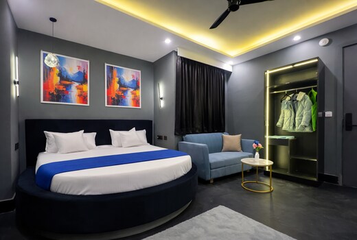ACESTAYZ Gautam Nagar