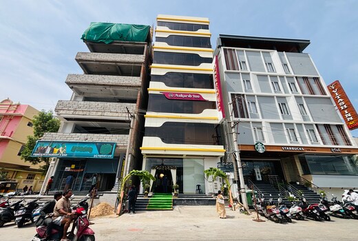 Aakarsh Inn