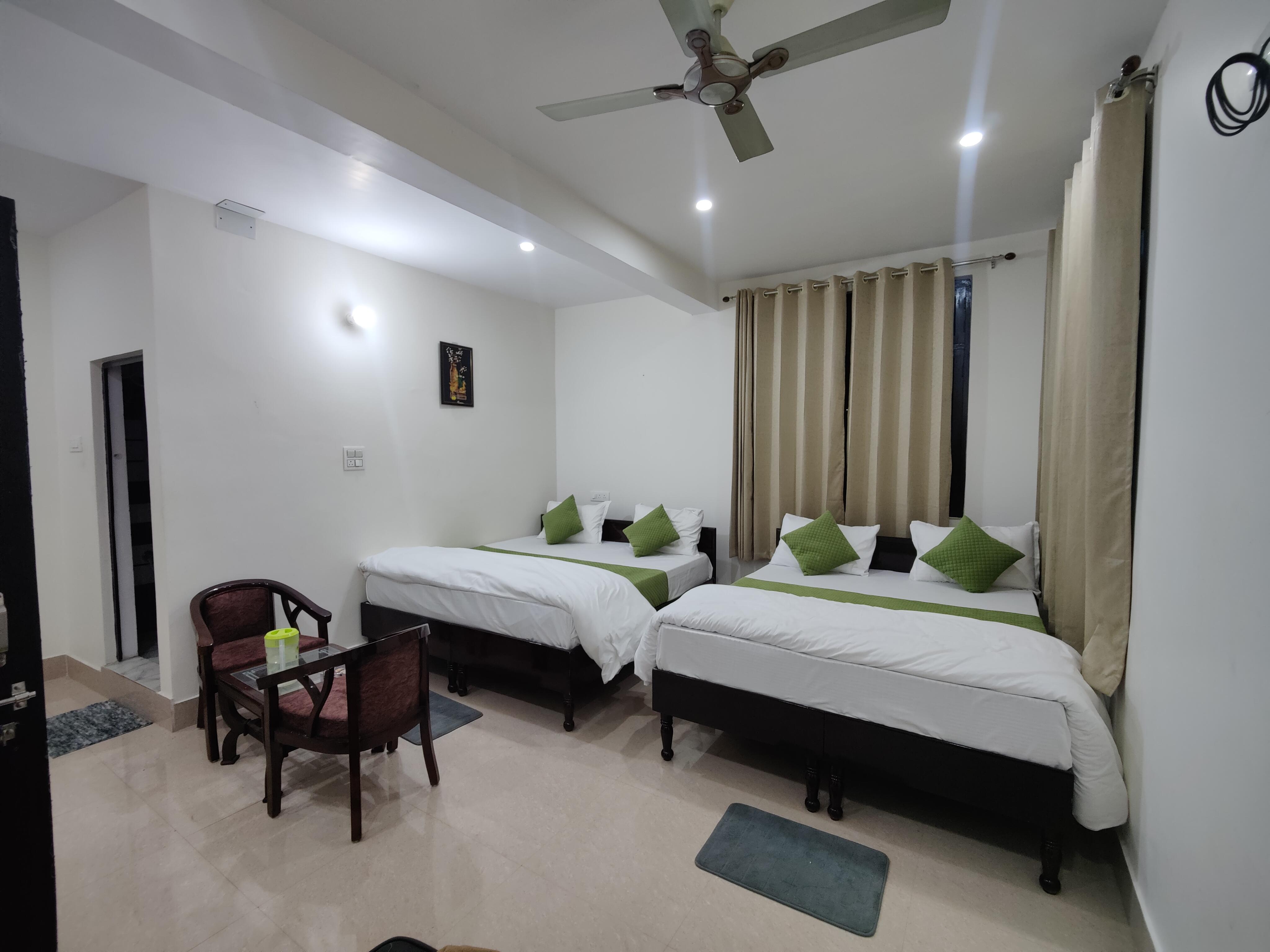 Hotel Manokamna Palace