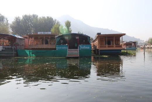 Houseboat Young Gulshan