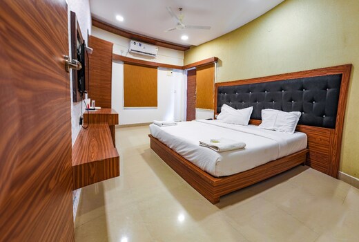 Nexstay Star Holiday INN