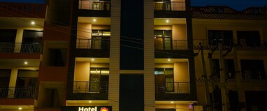 Hotel Surya Palace by Aura