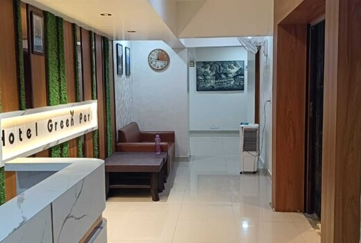 Hotel Green Park - Sector 11