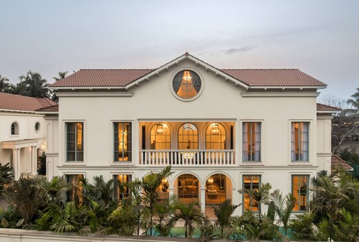 Luxe 4BR villa with Garden, Lift, Airy Interiors