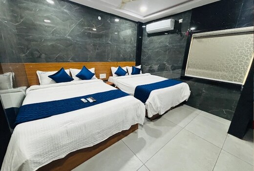 Hotel Madhavi prime