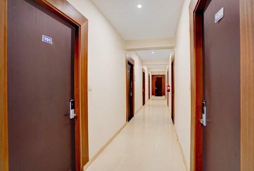 Collection O Friends Colony Lucknow Formerly The Suite