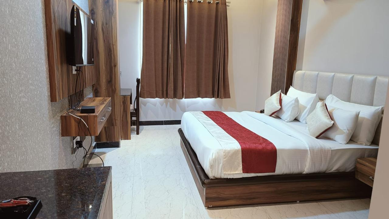 Hotel Wings Grand