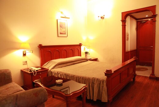 HOTEL RAJMAHAL