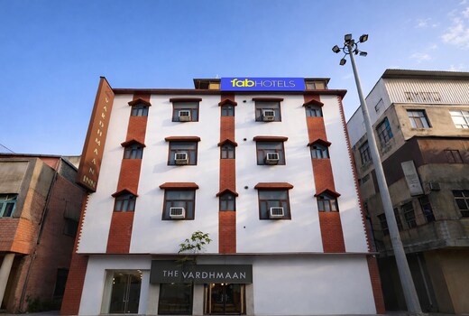 Via Vardhmaan Inn