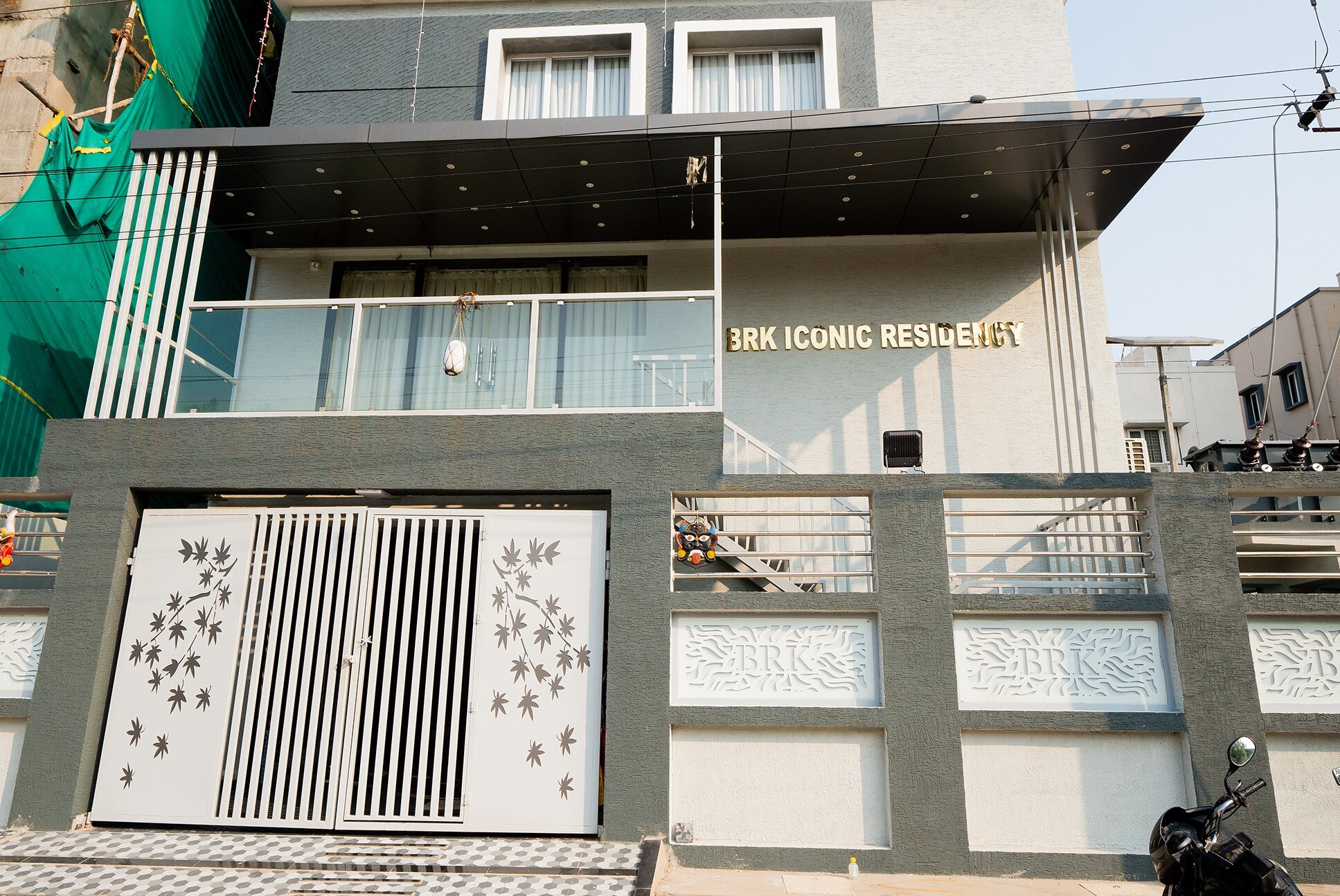 BRK ICONIC RESIDENCY