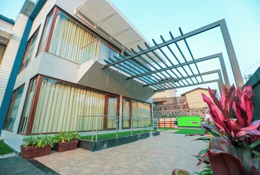 Casa Glora by The Carrara Stays