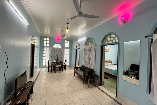 Cozy 2BHK Apartment at Burdwan