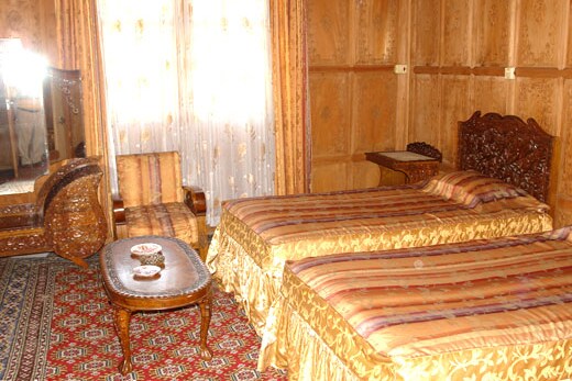 Shera palace Houseboat