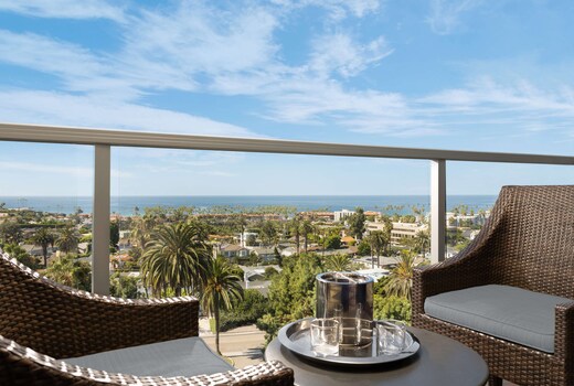 Hotel La Jolla, Curio Collection by Hilton
