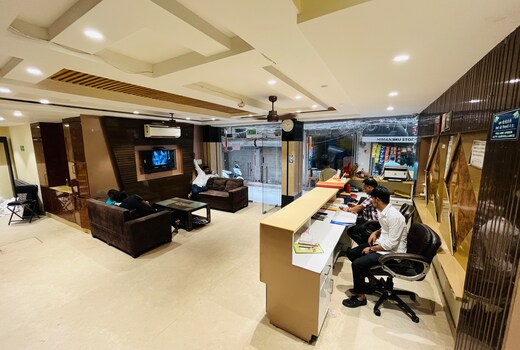Hotel Silver Street 2 Mins Walk From New Delhi Railway station