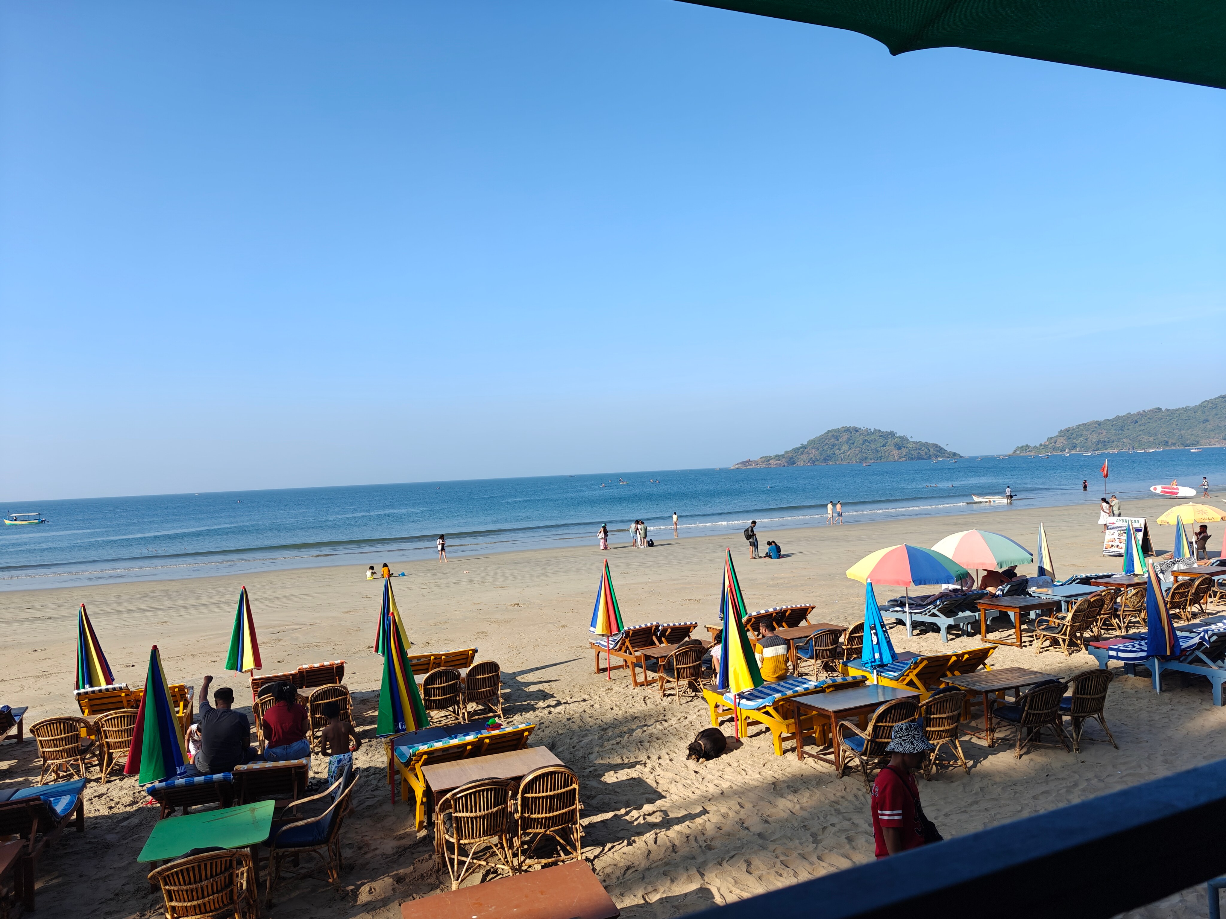 Rococo Pelton Beach Hut | Room & Restaurant