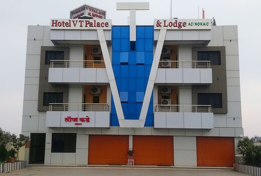 Hotel VT Palace Lodging