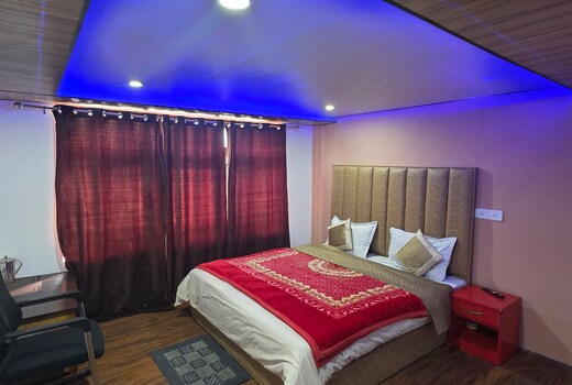 D Royal Ladakh Hotel and Restaurant