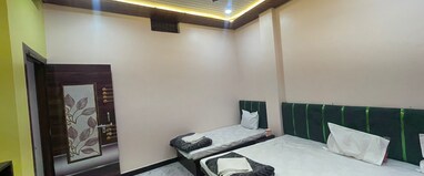 Jain Yatri Grah And Restaurant