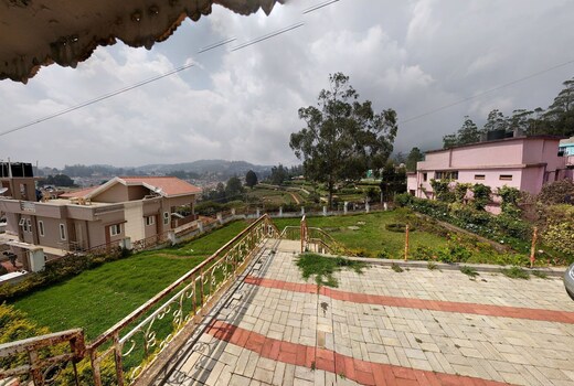 Exclusive Villa near Rose Garden