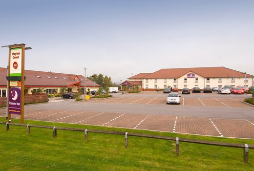 Premier Inn Oldham Central