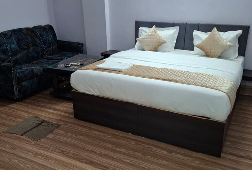 Hotel D B Star