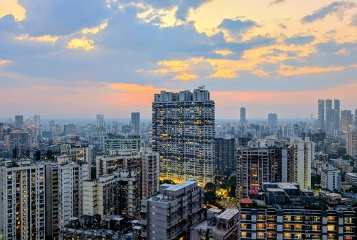 It s Sky High 33rd Floor Blue Suite City Views