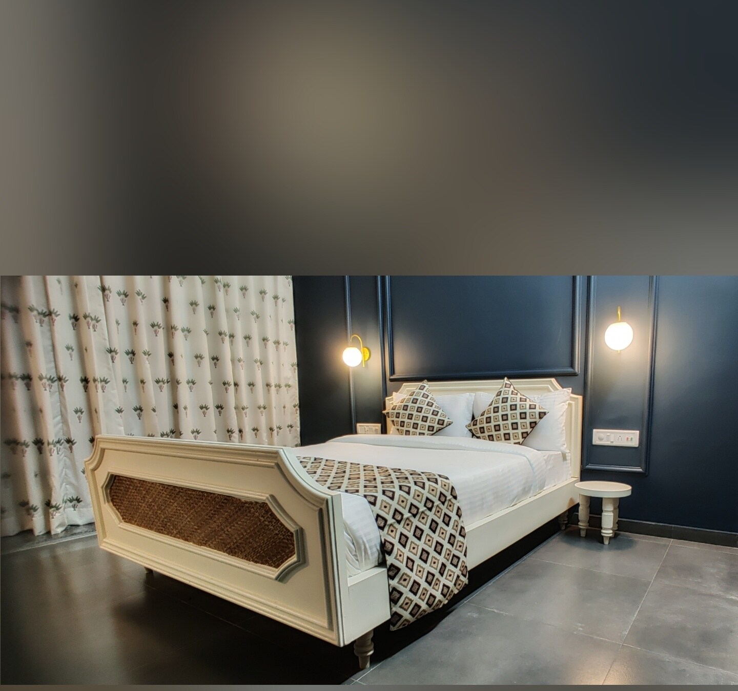 NIRAANT HOTEL