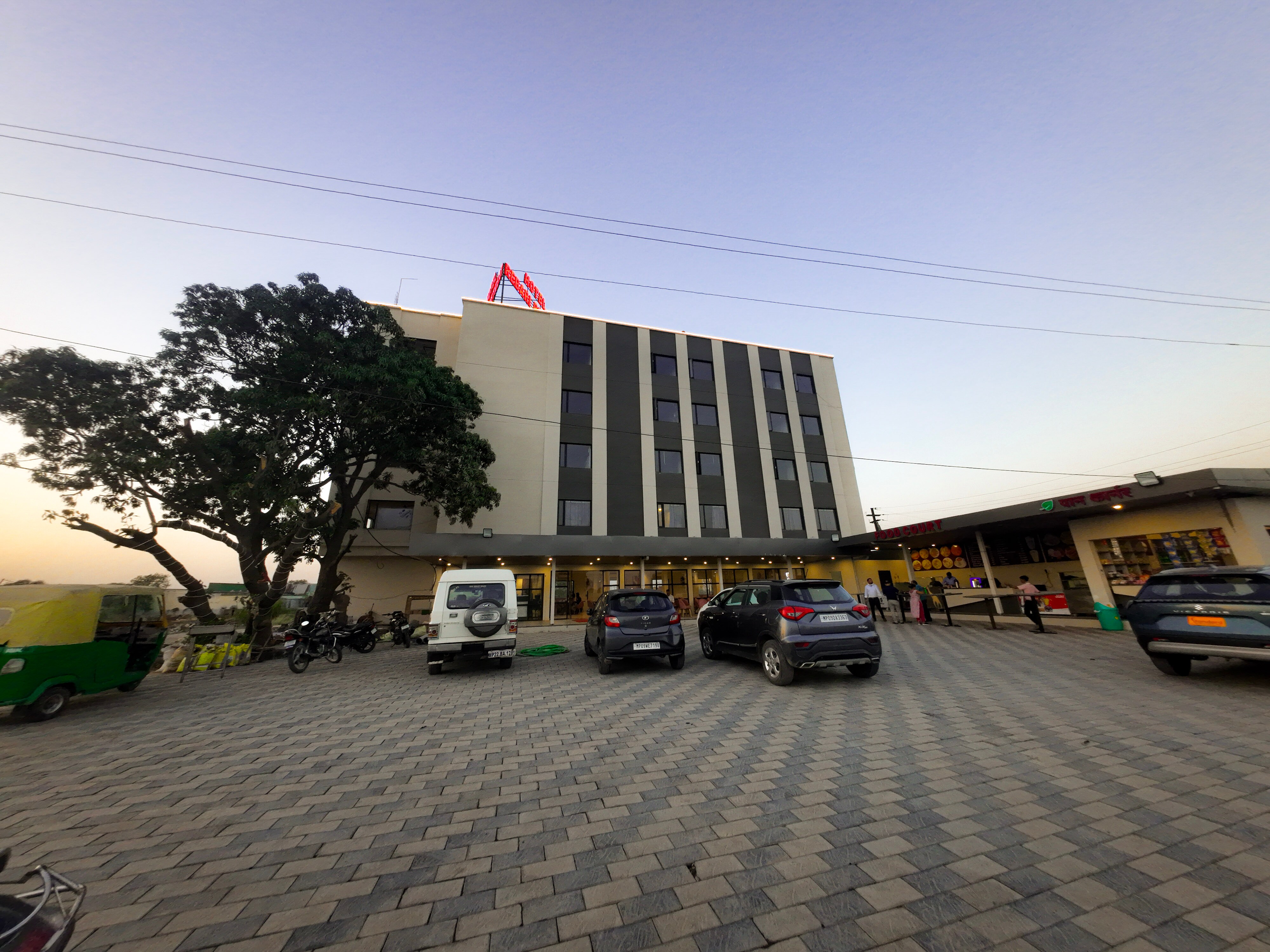 HOTEL REBARI RETREAT AND RESTAURANT