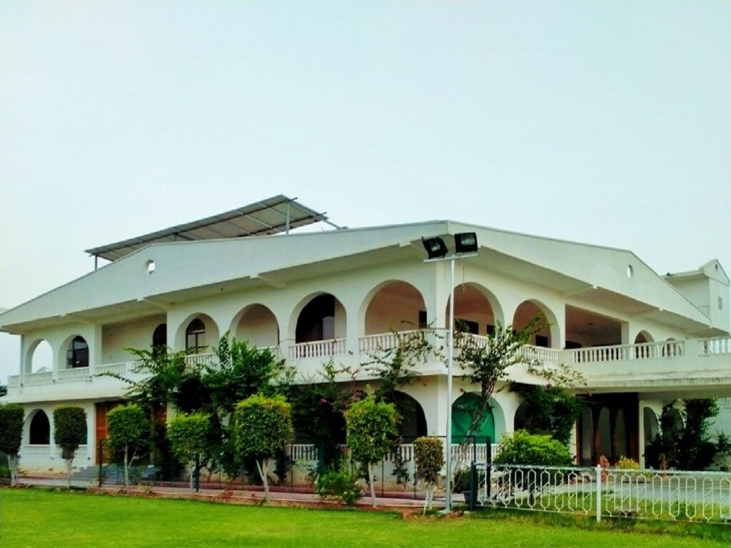 Savitri Bagh Guest House by Urabn Roots