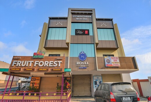 Flagship OYO Hotel Formerly RJ Royal Inn