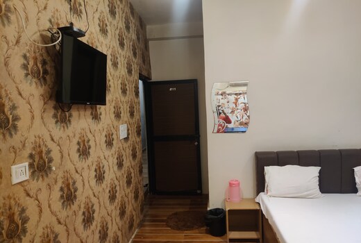 Hotel Namoraj And Jain Restaurant