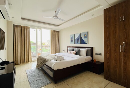 BluO 1BHK Suite - Balcony, Lift, Gym, Parking, TT