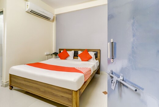 Hotel O The Crown Inn