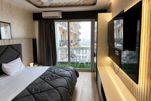 Onyx Suite Near India Expo Mart | Couple Friendly