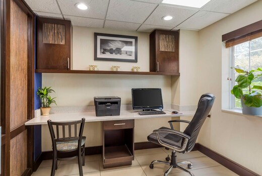 Best Western Plus Berkshire Hills Inn & Suites