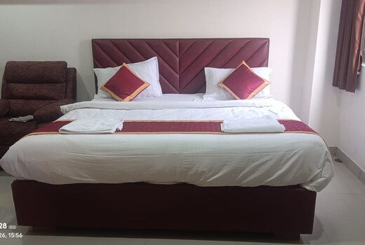 HOTEL SAVITHA'S INN