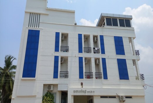 VANAPARVATHI LODGE A/C