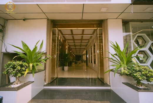 HOTEL RADHIKA REGENCY